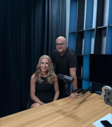 Foto z natáčení podcastu s @katerina_sindelarova_official …